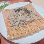 Kikuyoshi - 蕎麦は乾麺を茹でてるのか？コシがある、