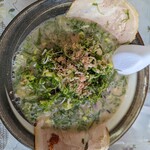 元気らーめん - 豚骨ラーメン　ネギ追加