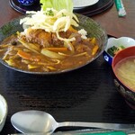 Shokuraku En - カレー南蛮丼。遠近感で小さく見えるがボリューム凄い！
