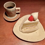 タイズ - 苺のショートケーキとファイブビーンズブレンド