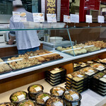 横浜中華 華星 - 焼売・餃子・春巻など、とお弁当・丼モノ類。