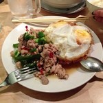 チャオ チェンマイ - ガパオライスセット８８０円也（2013/1）