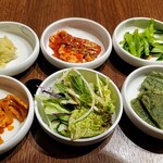 Nurunji - サラダとパンチャン