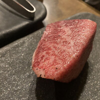 炭火焼肉 日本橋イタダキ - 内もも（ブロック）