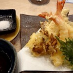 魚屋の寿し魚錠 - 天ぷら盛合せ(700円＋税)