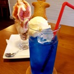 カフェ ぼあこ - いちじくのミニパフェ&クリームソーダ
