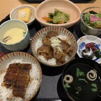 うなぎ･ひつまぶし炭櫓 京都四条河原町店 - ランチのオススメセット
                      鰻丼ハーフ♡近江牛丼ハーフ♡サラダ♡おばんざい小鉢♡茶碗蒸し♡お吸い物♡香の物♡ミニデザート