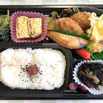 ごちそう館 - 料理写真:日替り弁当（税込540円）