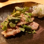 日本酒庵　吟の杜 - スペイン赤豚の自家製塩麹焼