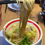 Champonteisouhonke - 加水率中程度のモチモチ麺も初めかん水臭