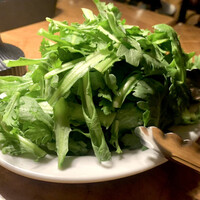 カルネジーオ イースト - 春菊サラダ