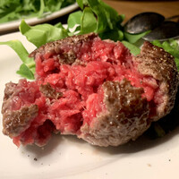 カルネジーオ イースト - レアハンバーグ