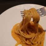 ベルエキップ - パスタリフト　このお店、パスタも旨い！
      このソースもパンで綺麗に掬い取り何も残さなかった。
      ソースまですべて味わい尽くしたいと思える！