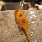 串揚げ かたやま - 鶏せせりの柚子胡椒のせ（おすすめ：おろしポン酢）