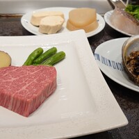 鉄板焼き 華粋 - この日の豪華な食材ラインナップ〜
                活アワビ♪A5ランクフィレ肉♪フォアグラ♪