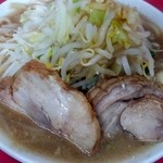 ラーメン二郎 大宮店 - 「ラーメン」　にんにく　からめ