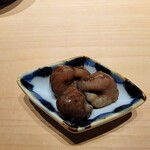 鮨 唐島 - 追加は寿司は無理、おつまみでナマコ