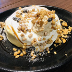 Takakura Machi Kohi - ピーナッツクリームリコッタパンケーキ