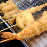 串まん - 料理写真:自慢の大海老串と串かつ５本セット