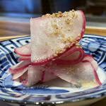 温石 - 箸休めとはいえ繊細な一品！盛り付けも鮮やかです！