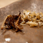 うを徳 - 2022.1 明石の鯛の唐揚げ（鰓と鱗）