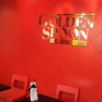 GOLDEN SPOON　 - 真っ赤な店内