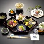 天竜膳 三好 - 料理写真:大人気！平日限定ランチ「花ごよみ」２５００円(税サ込)