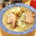 長州ラーメン万龍軒 - 回転釜による豚骨スープを使った、いわゆる豚骨醤油系の長州ラーメン。コクがあるのに豚骨独特の臭みが無く、さっぱりしているのでつい飲み干したくなる秀逸なスープ。何度でも食べに行きたくなります。