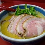 あったかい おうどん（牛チャーシュー）