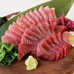 Thrilling! Tuna cross section sashimi