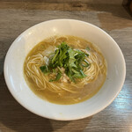 ラァメン コハク - 古地鶏とあご出汁のラーメン 830円