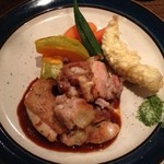 リラックス＆リクリエーション　ルーム - 本日のランチ（チキンのハーブ焼　ふぐの天ぷら添え）