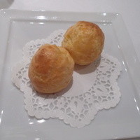 レストランひらまつ 博多 - チーズパン。