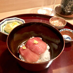 多仁本 - 定番の鮪漬け丼　いつ食べも美味しい♫