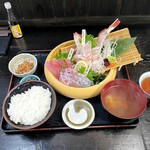 海鮮どんぶり亭 - 煮魚定食(金目鯛)