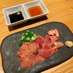 Jidori Izakaya Koshitsu Enkai Kinkura - 鶏の肝刺し3種盛り合わせ