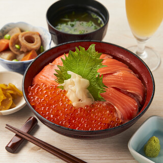 人気の「鮮魚市場の丼」メニュー！