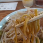 横浜家系ラーメン ひじり家 - 4mm角の麺