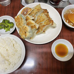 餃子専門店 藤井屋  - 