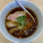 Ra Mena Ru Esukai - 鶏出汁醤油のアップ