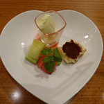 Torii - デザート、ハートのお皿が可愛い