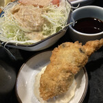 なぎさ亭 - 大粒の牡蠣