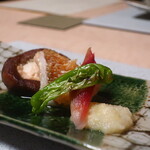 羽根澤屋別邸 日本料理 満うら - 甘鯛の松笠揚げアップ