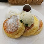 幸せのパンケーキ - しあわせのパンケーキ（ホイップトッピング）。
