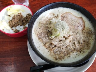 麺道舎 ぜくう - 一撃煮干850円＋無料ライスなど