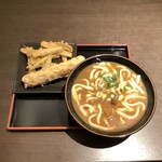 Hinata Udon - 【娘が注文したもの】カレーうどん(700円/税込)のちくわ天(180円)トッピング。(ごぼ天は創業祭でサービス)