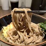 ひなたうどん - 【キムチぶっかけそば(温) 700円/税込】そばは細麺タイプ