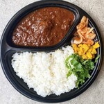 カレーのおじさま FISH - TO GOは上記の容器にてご用意致します！