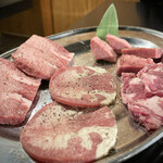 Gyuutan Horumon Yakiniku Yuutaku Hachioujiten - 