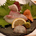 馬ともつ鍋 うまかっちゃ - 